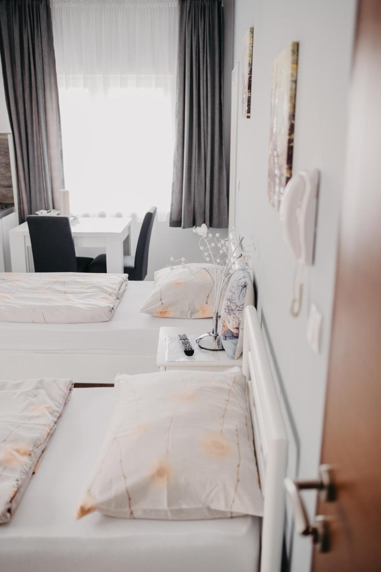 Bed and Breakfast Prenociste Park Modrica Esterno foto